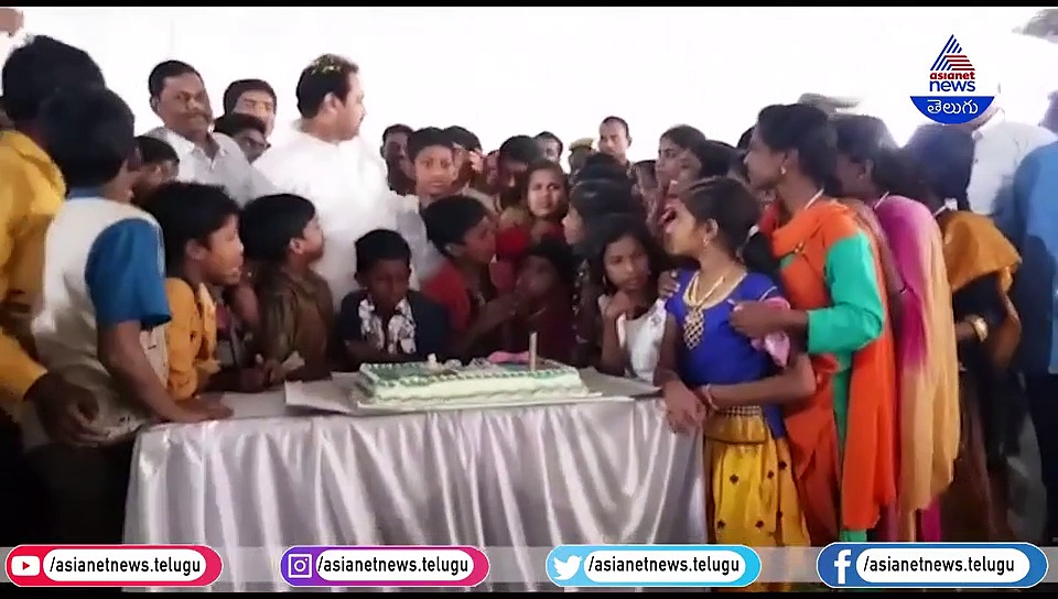 New year Celebrations : మూగచెవిటి పిల్లలతో కేక్ కట్ చేయించిన ఆళ్లనాని