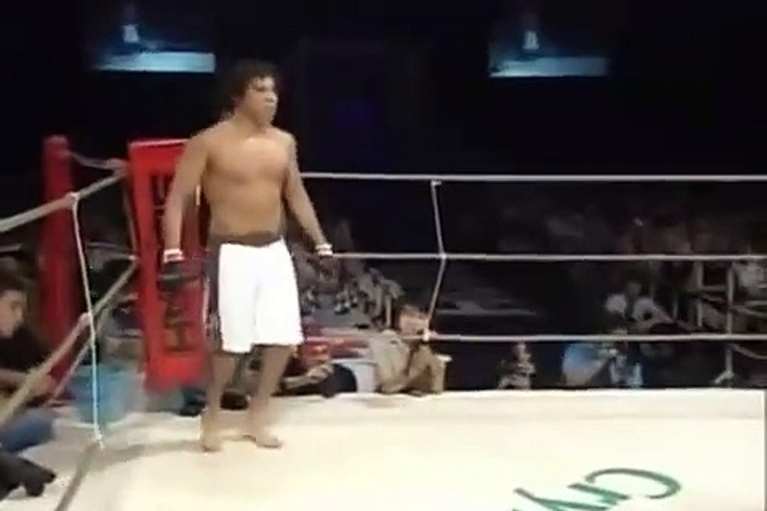 メレンデス vs 佐藤ルミナ