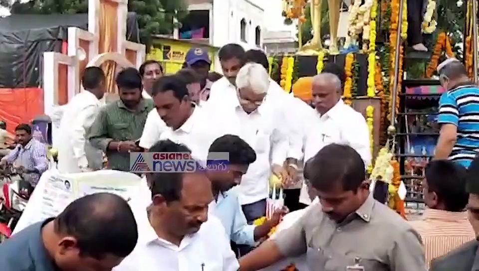 గాంధీజీ గ్రామస్వరాజ్యం కల సాకారం దిశగా పనిచేస్తున్నాం (వీడియో)