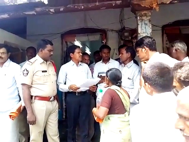 video news:అబ్దుల్లాపూర్‌మెట్ ఘటన ఎఫెక్ట్... ఆళ్లగడ్డ ఎమ్మార్వో ఆఫీస్‌లో