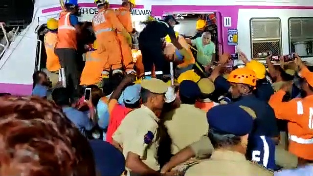 MMTs train accident : రైలు ప్రమాదంలో బతికిన లోకోపైలెట్