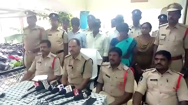 Video:అది పరువు హత్యే: కులాంతర వివాహం చేసుకుందని కన్నతండ్రే