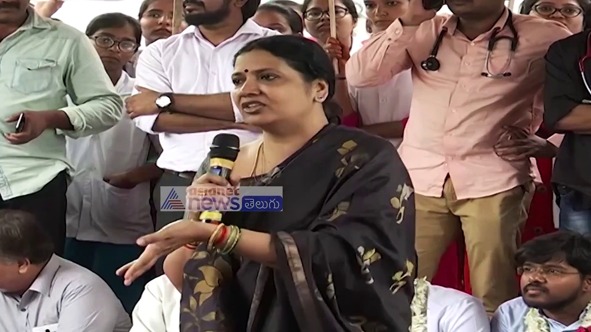 ఆస్పత్రి పెట్టి, నర్సు మహిళను చంపేసింది: జీవిత (వీడియో)