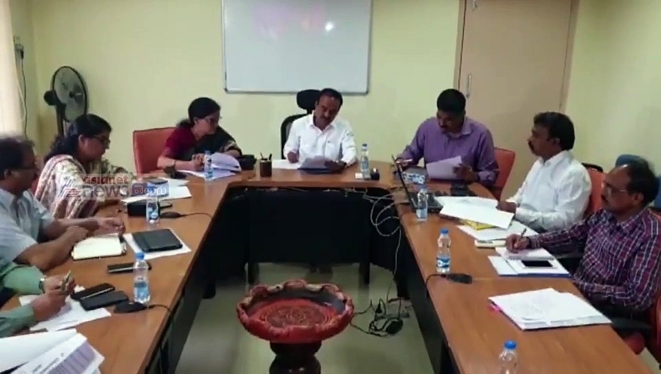 సీజనల్ వ్యాధులపై మంత్రి ఈటల సమీక్ష (వీడియో)