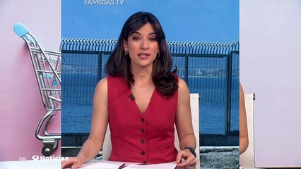 ESTHER VAQUERO, DE ROJO MUY GUAPA