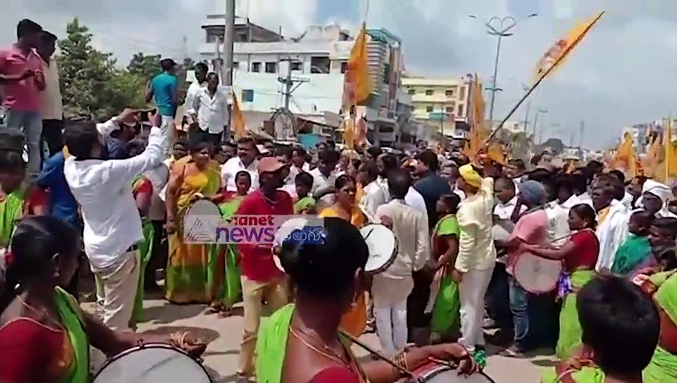 హుజూర్ నగర్ ఉప ఎన్నికలు : నామినేషన్ వేసిన చావా కిరణ్మయి