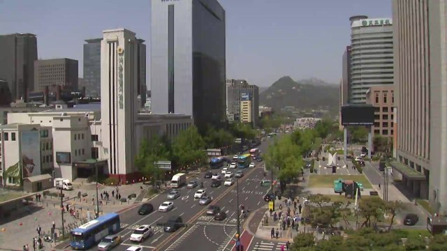 [날씨] 다시 초여름 더위...강한 자외선, 대기 건조 / YTN