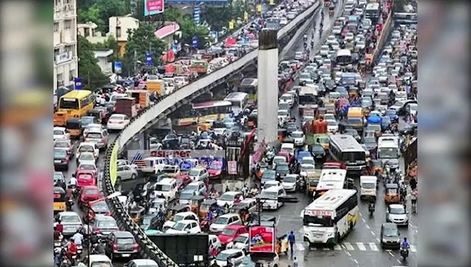 హైటెక్ సిటీలో ట్రాఫిక్ ప్రయోగం: టెక్కీలకు ఇవీ దారులు (వీడియో)