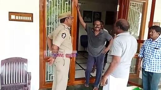 మాజీ ఎంపీ కొనకళ్ల నారాయణ హౌస్ అరెస్ట్ (వీడియో)