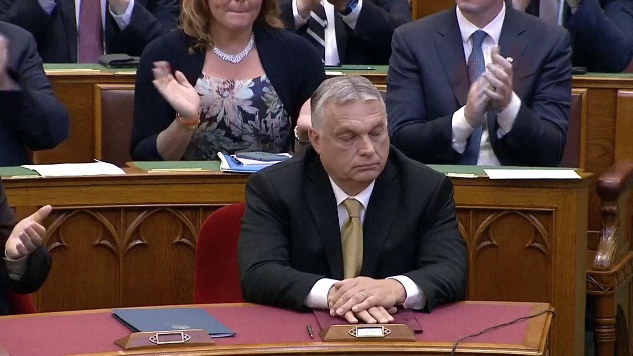 Ucrânia lamenta bloqueio húngaro ao embargo do petróleo russo