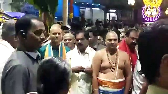 వైభవంగా తిరుమల బ్రహ్మోత్సవాలు: శ్రీవారికి పట్టువస్త్రాలు సమర్పించిన సీఎం జగన్ (వీడియో)