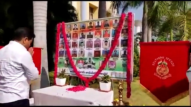 సీఆర్‌పీఎఫ్ జవాన్ల కుటుంబాలకు కేటీఆర్ రూ. 25 లక్షల సాయం (వీడియో)