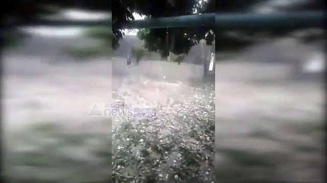 అతి భయంకరమైన రాళ్ళ వాన బీభత్సం (వీడియో)