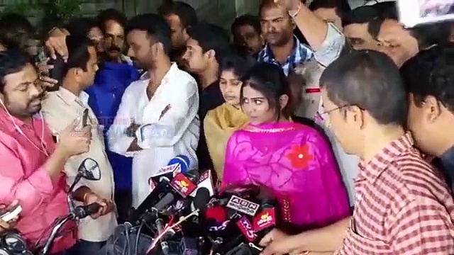 జయరాం హత్య: పోలీస్ విచారణ తర్వాత మీడియాతో శిఖా చౌదరి (వీడియో)