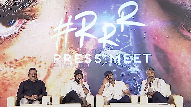 ఆ రియల్ హీరోలను సినిమాలో ఎలా చూపిస్తానంటే: రాజమౌళి(వీడియో)