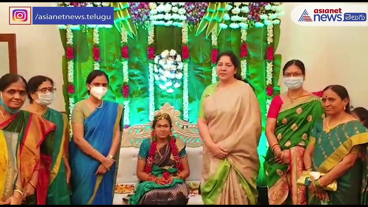 కేసిఆర్ దత్త పుత్రిక ను పెండ్లి కూతురిని చేసిన సీఎం సతీమణి శోభ