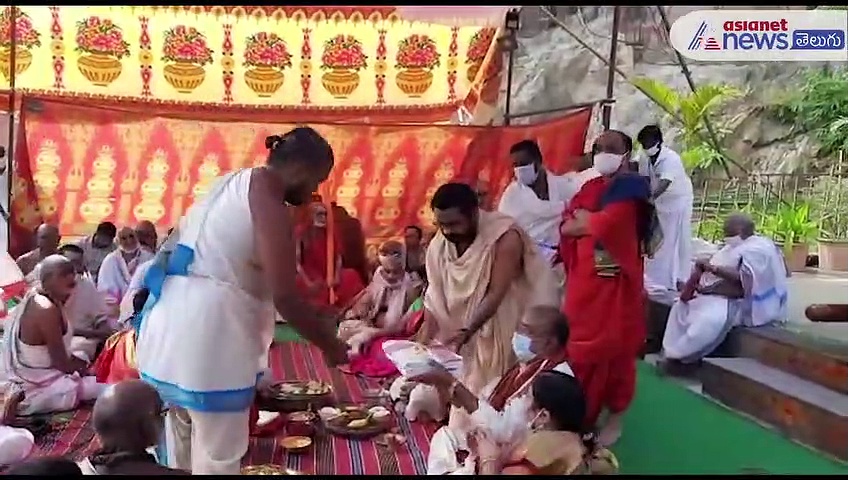 లోకకళ్యాణం, దేశ సంరక్షణార్థం... దుర్గమ్మ సన్నిధిలో చతుర్వేద హవనం