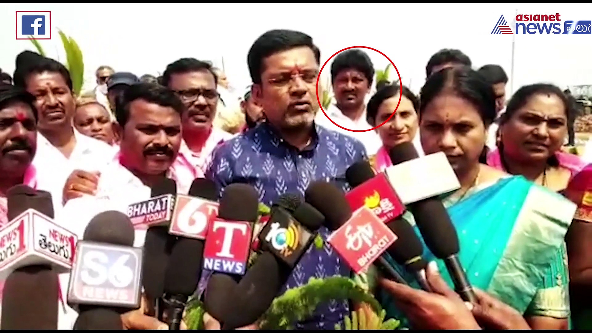 లాయర్ దంపతుల హత్యకు ముందు... పుట్టా మధుతో కలిసున్న కుంట శ్రీను