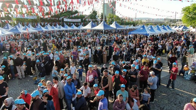 Ayakkabı hediyeli kan bağışı kampanyasında izdiham