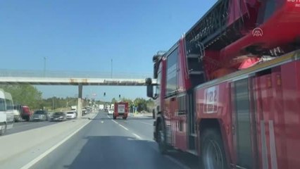 Son dakika... Arnavutköy'de bir plastik fabrikasında yangın çıktı (2)