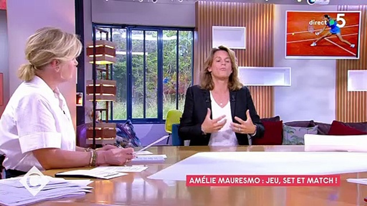 Amélie Mauresmo parle de ses regrets concernant le tournoi Roland-Garros et son nouveau poste de directrice de la compétition sur le plateau de "C à Vous"