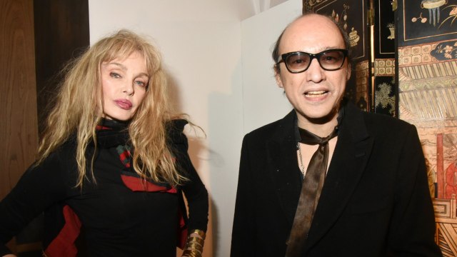 GALA VIDEO - Arielle Dombasle endeuillée : elle rend hommage à son comparse Nicolas Ker un an après sa mort