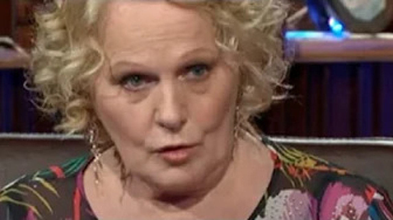 GF Vip, toni tesi tra Katia Ricciarelli ed Alex Belli. Lei: "Se una cosa mi dá fastidio la dico" Ner