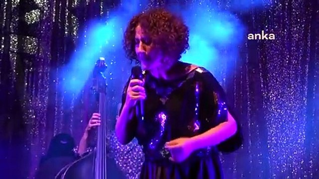 Kocaeli konseri iptal edilen Aynur Doğan Başkent’te sahne aldı: Biz bir arada durabiliyoruz, bir arada şarkı söyleyebiliyoruz