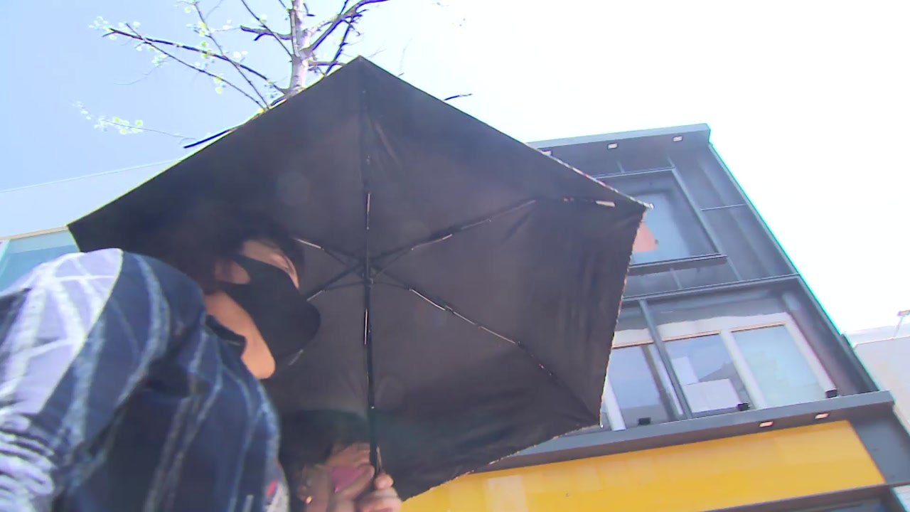 [날씨] 한여름 더위 기승, 서울 30℃...동해안 대기 건조 / YTN