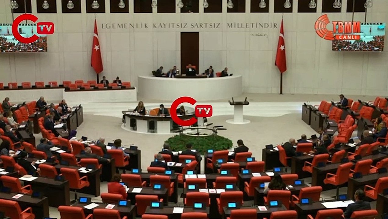 CHP'li vekil Kayışoğlu TBMM'de bir anda Kürtçe şarkı söylemeye başladı: AKP'liler dondu kaldı