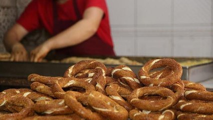 Muğla'da bir büfede yarım ekmek ve yarım simit satışı yapılmaya başlandı