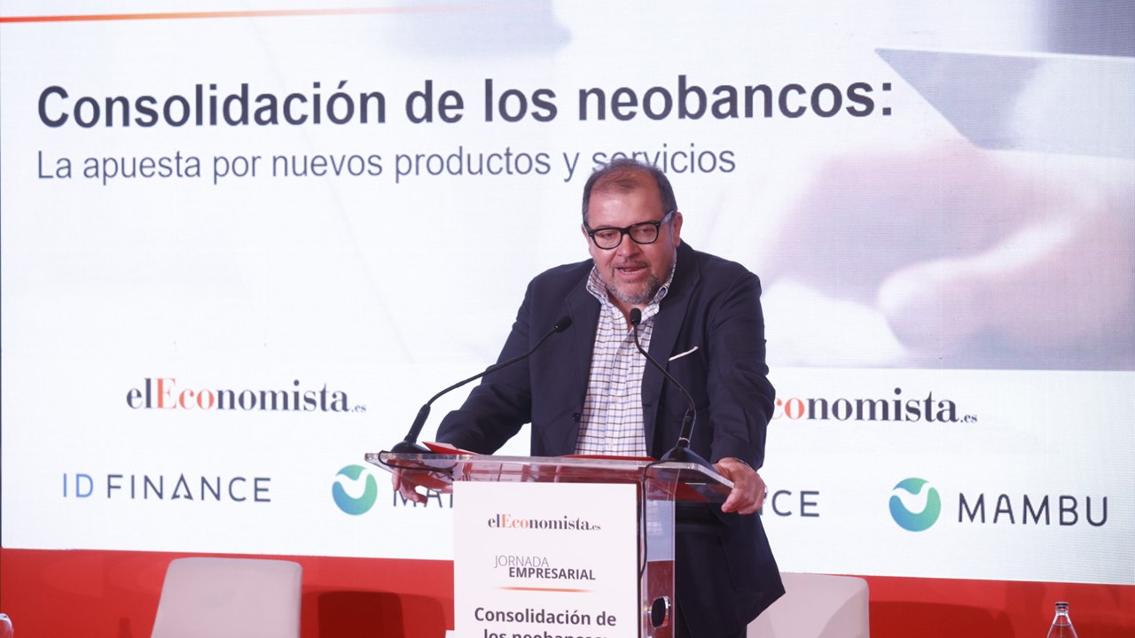 José Manuel López Zafra: "La revolución tecnológica de los neobancos cambia el panorama y el sistema económico"