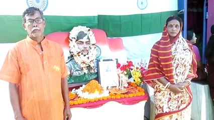 রাজ্য সরকার প্রতিশ্রুতি দিলেও জোটেনি চাকরি, অভিযোগ পুলওয়ামা কাণ্ডে শহিদ নদিয়ার সুদীপ বিশ্বাসের পরিবারের