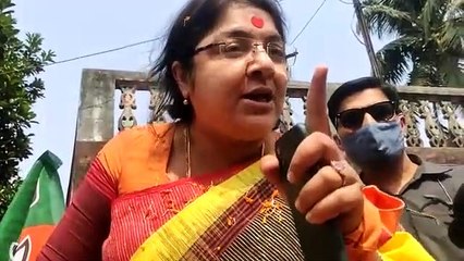 下载视频: BJP candidate from Chunchura Locket Chatterjee campaigned in a bullock cart spb