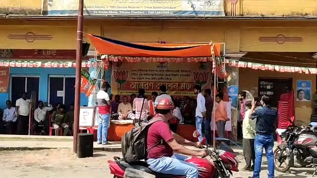 BJP workers started a hunger strike in Kaliaganj demanding change the candidate spb