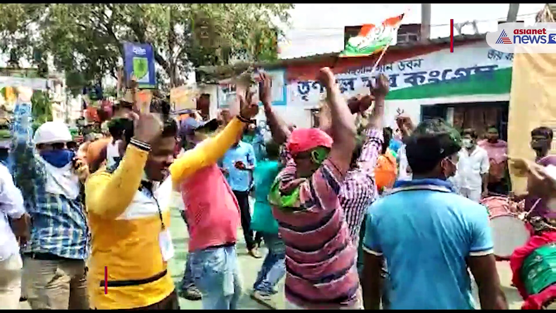 করোনা বিধি ভুলেই জয়ের আনন্দে চলল নাচ-গান