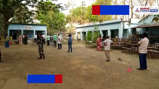 রাজ্যে শুরু নির্বাচন, লালগড়ে ভোটের লাইনে ছত্রধর মাহাতো