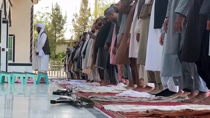 Talibãs fecham comissão dos direitos humanos