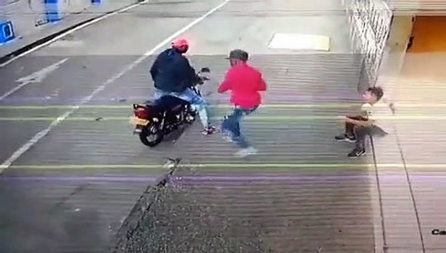 Se faire dépouiller deux fois de suite par deux équipes différentes de voyous