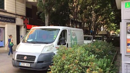 Tráfico en la calle Gran de Sant Andreu