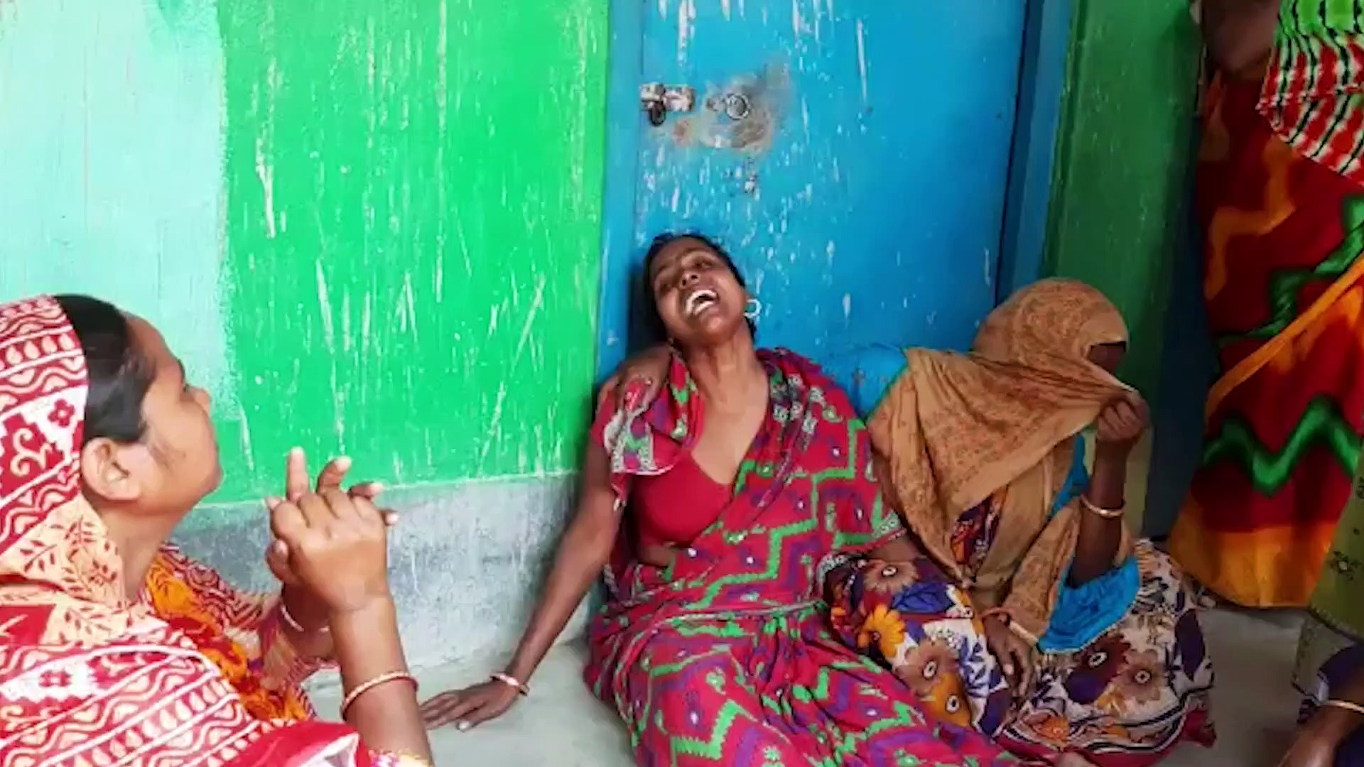 ছেলের হাতে বাবা খুন, কান্নায় ভেঙে পড়ল গোটা পরিবার