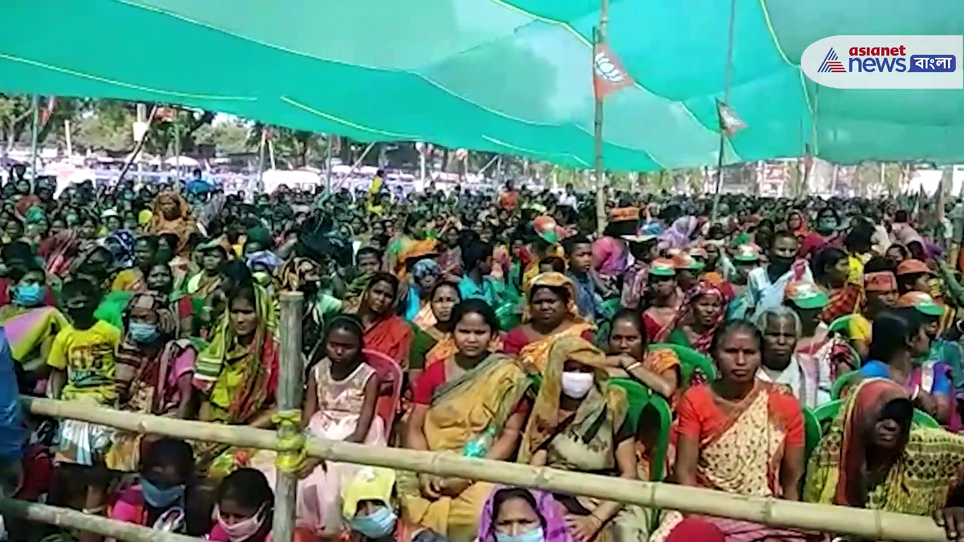 ভোটের মধ্যে রাজ্যে ফের রাজনাথ সিং, ইটাহারের সভা মঞ্চ থেকে বিঁধলেন দিদিকে
