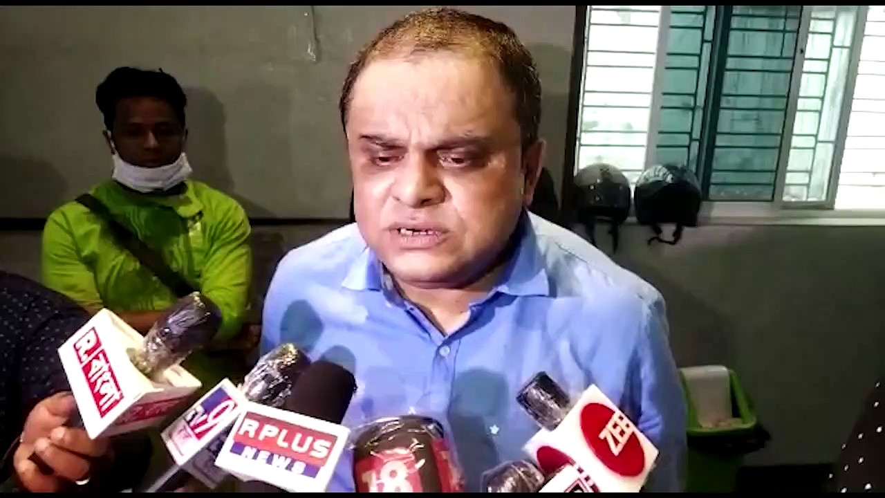 'যারা বাংলা ভাগের কথা বলে তাঁদের মুখে এই কথা মানায় না', সরব ব্রাত্য বসু