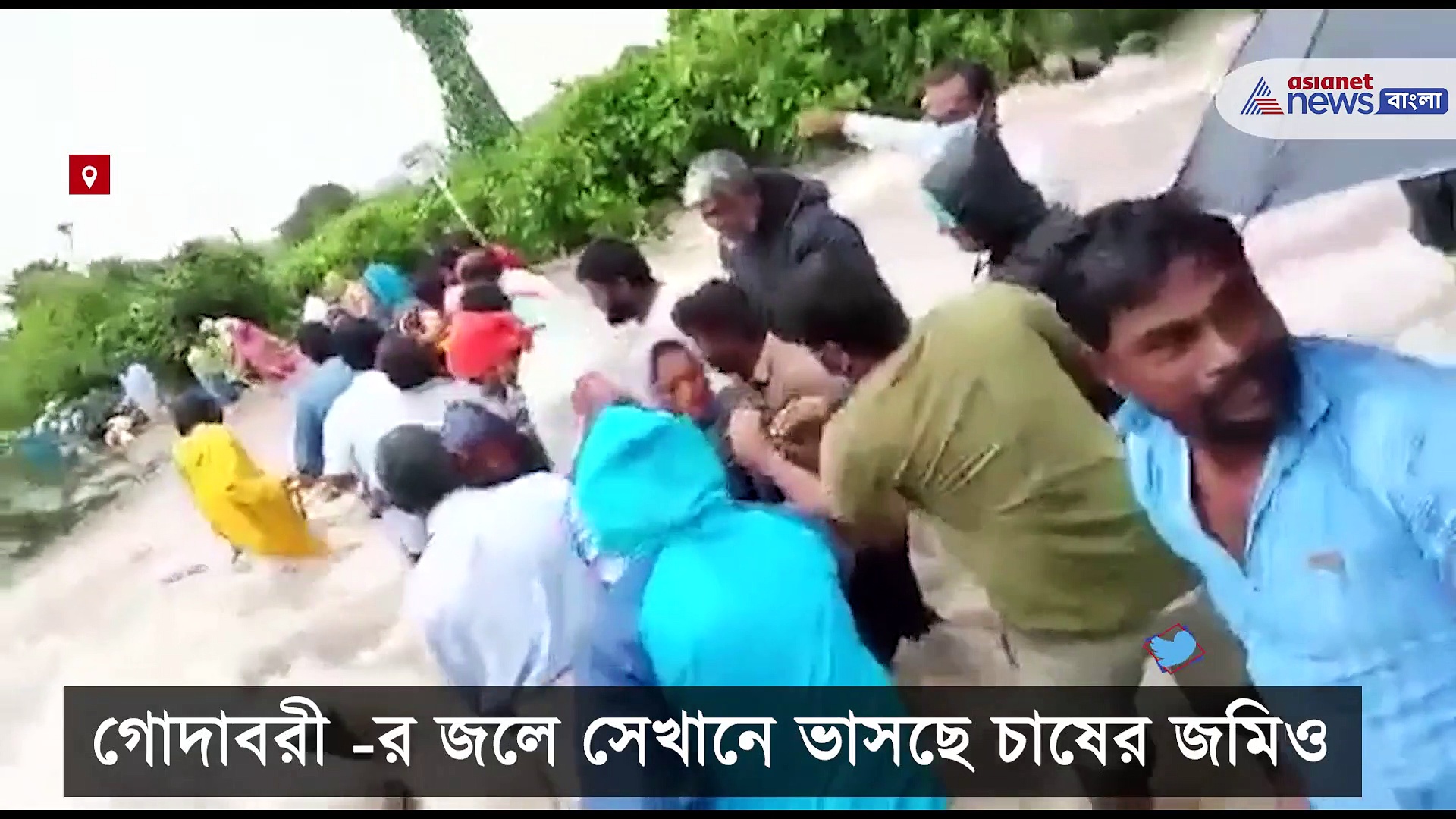 জলের তোড়ে ভাসছে তেলেঙ্গানা, পুলিশের তৎপরতায় সেখানে উদ্ধার হল ২১ জন কৃষক