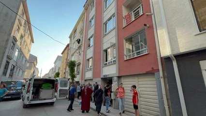 Son Dakika | Cam silerken 3. kattan düşen kadın hayatını kaybetti