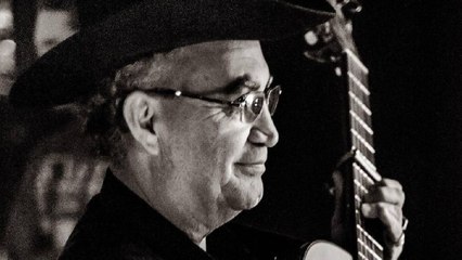 Eliades Ochoa en Flash Fashion