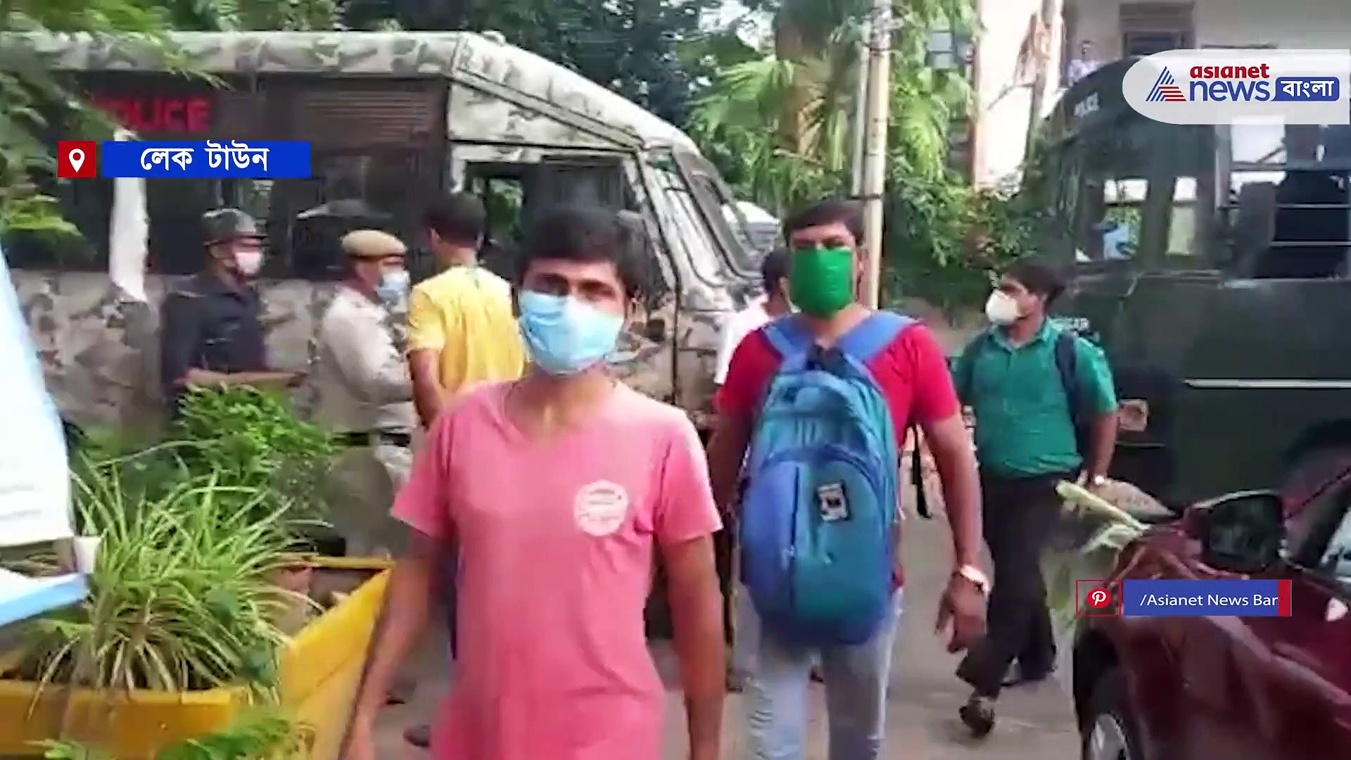 শিক্ষামন্ত্রীর বাড়ির সামনে ধুন্ধুমার, বিক্ষোভের আগেই আটক চাকরিপ্রার্থীরা