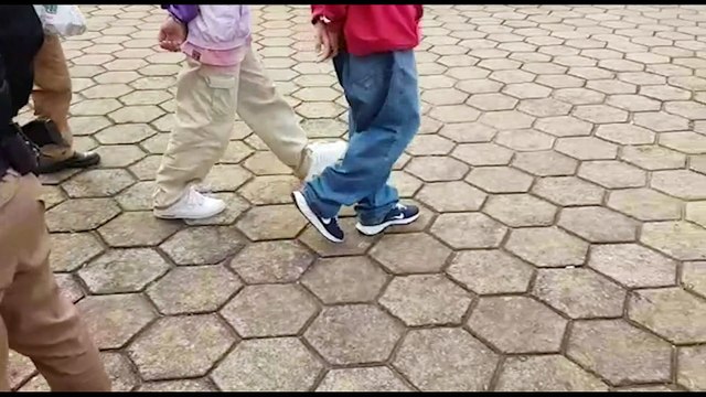 Menores são apreendidos acusados de realizarem furto de chocolates em supermercado