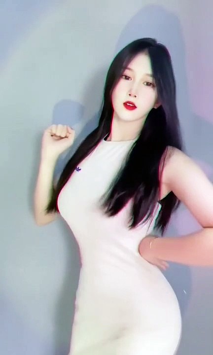 Snaptik_7055549821624651013_girl-so-hot