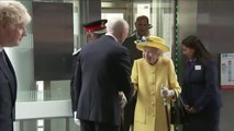 La Reina Isabel inaugura en Londres una línea de metro con su nombre